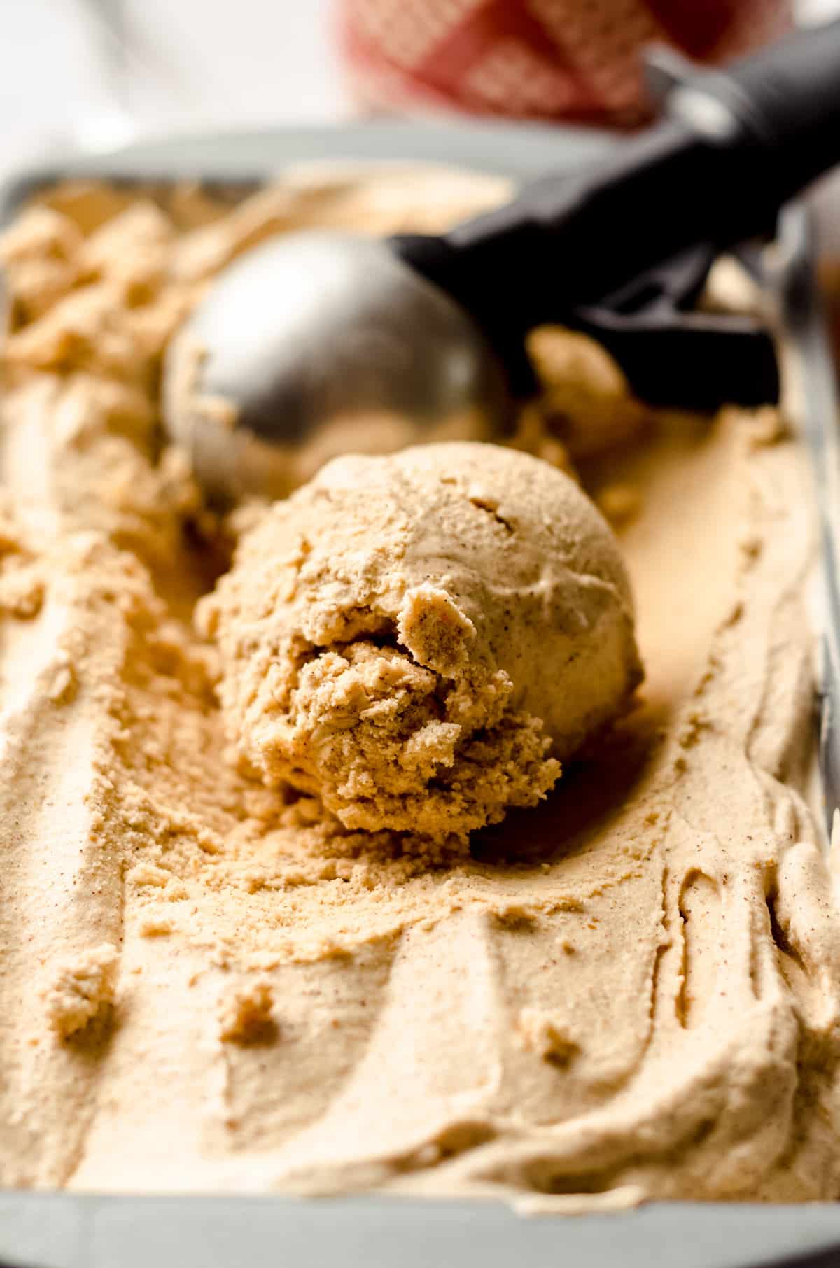 Easy Homemade Pumpkin Ice Cream: Enjoy Smooth Creaminess All Year